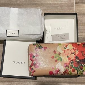 Authentic Like New Gucci Shanghai Zippy Wallet 😍